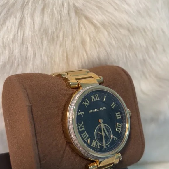 Michael Kors Watch - Picture 4 of 7